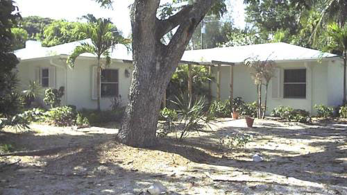 Home remodeling “before” Elena project by expert Lee County builders “Before” image of Elena home remodeling project by J.F. Smith Building Contractors, Lee County FL